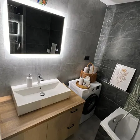 Sparrow Apartmens דירה
