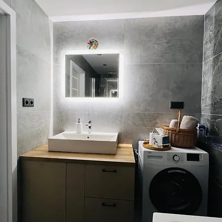 Sparrow Apartmens דירה *