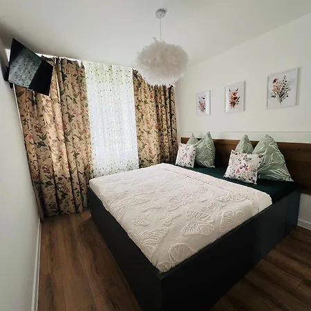 Sparrow Apartmens דירה